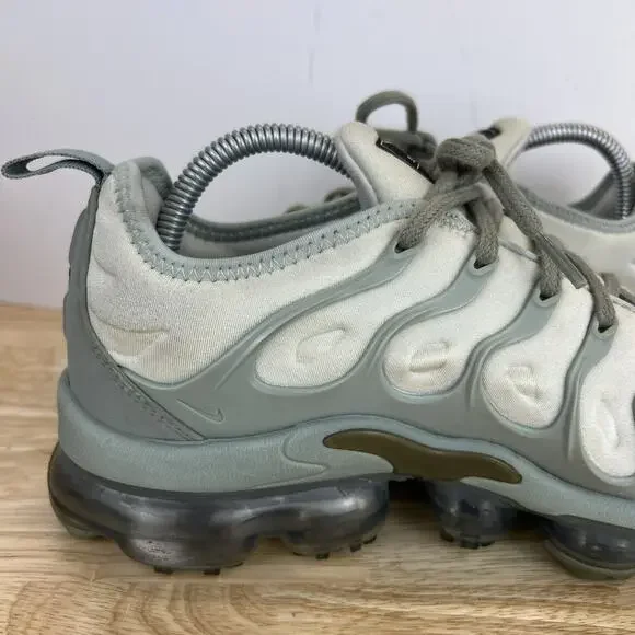 Nike Air Vapormax Plus Womens Size 8.5 Gray Green Running Shoes Sneakers - Picture 7 of 16